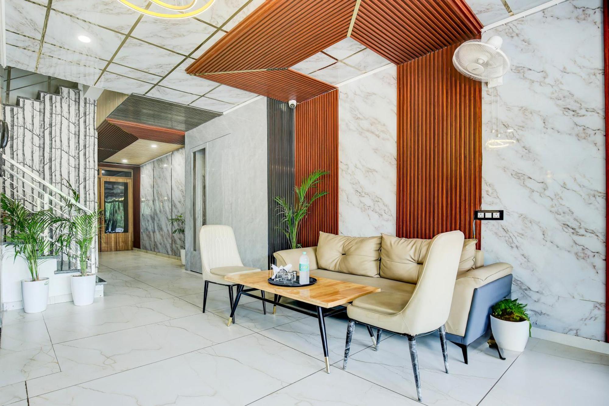 Hotel O Platinum Zirakpur Buitenkant foto