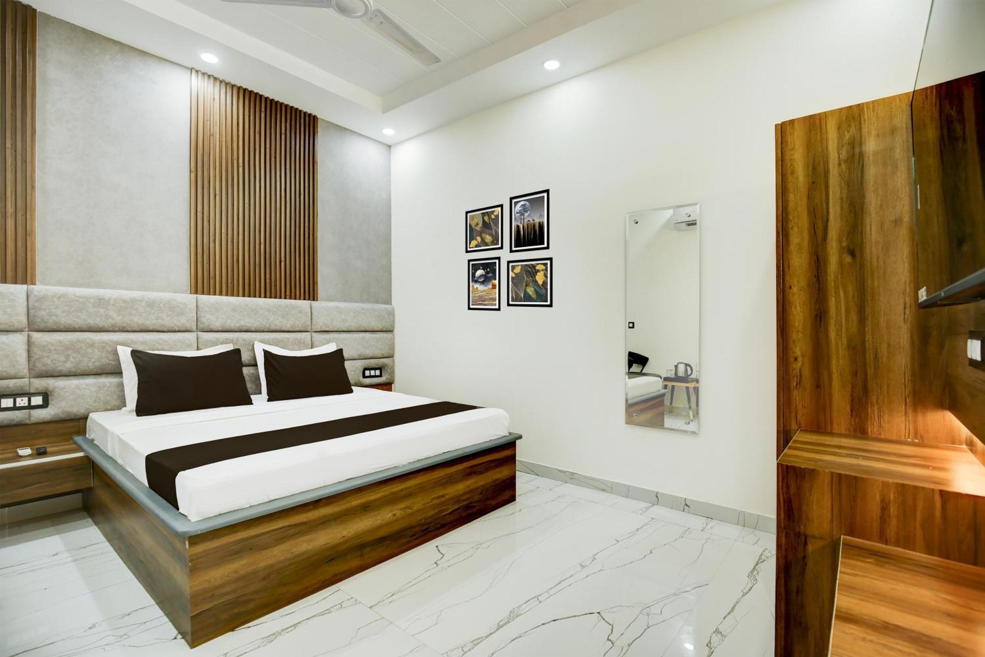 Hotel O Platinum Zirakpur Buitenkant foto