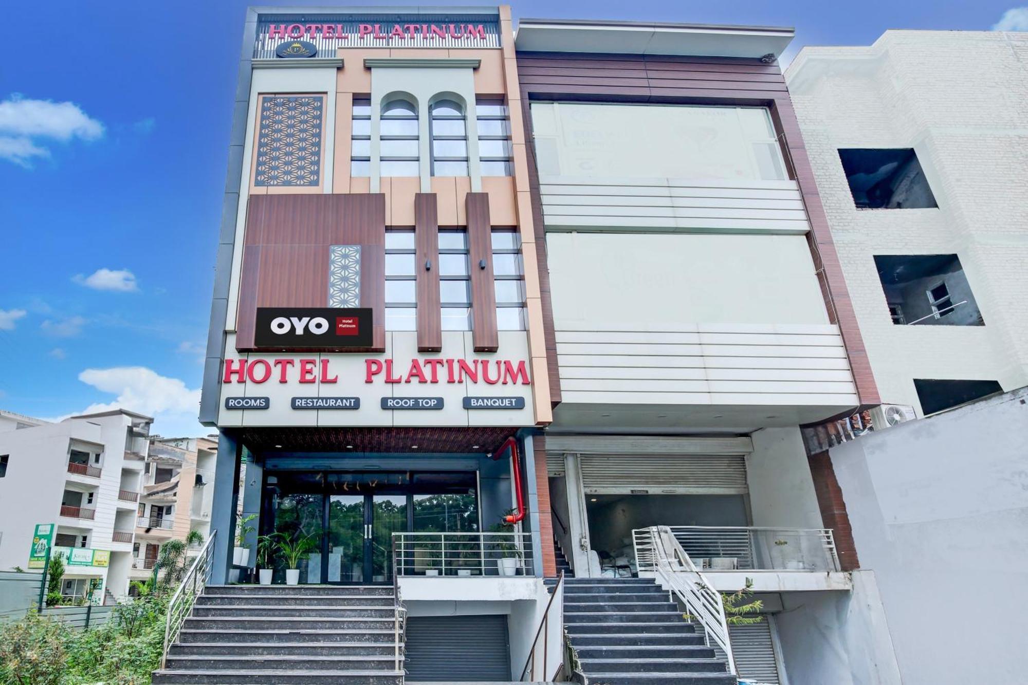 Hotel O Platinum Zirakpur Buitenkant foto